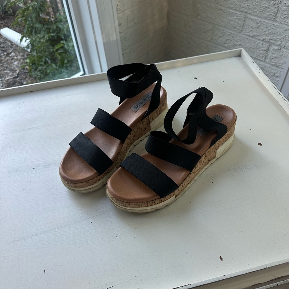 Steve Madden Black Platform Sandals